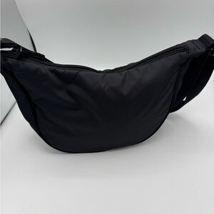 32 Degrees Cool Black Sling Bag Crossbody NEW with Tags